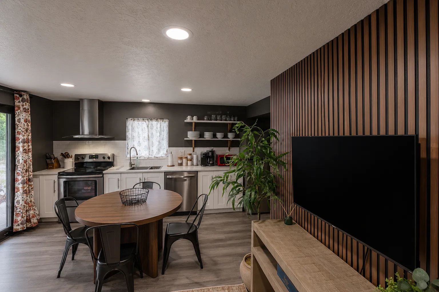 1 bed, 850 sqft, $2,800 — Photo 2