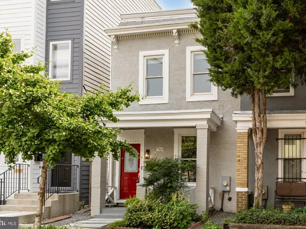 709 16th St NE, Washington, DC 20002