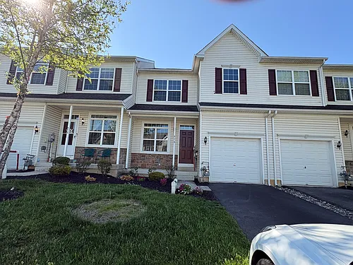 976 King Way Photo 1