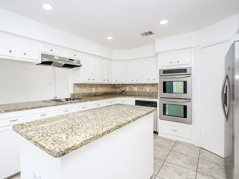 7822 Albin Ln — Photo 9