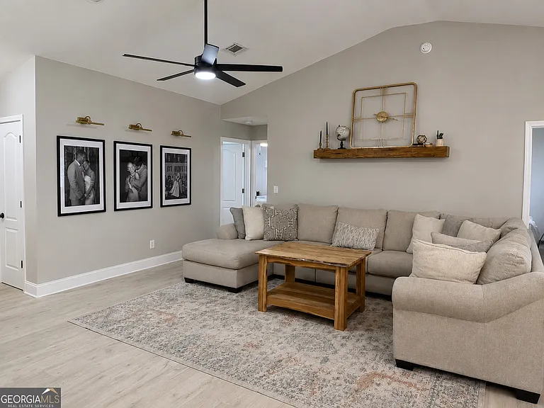 108 Cedar Circle Dr — Photo 5