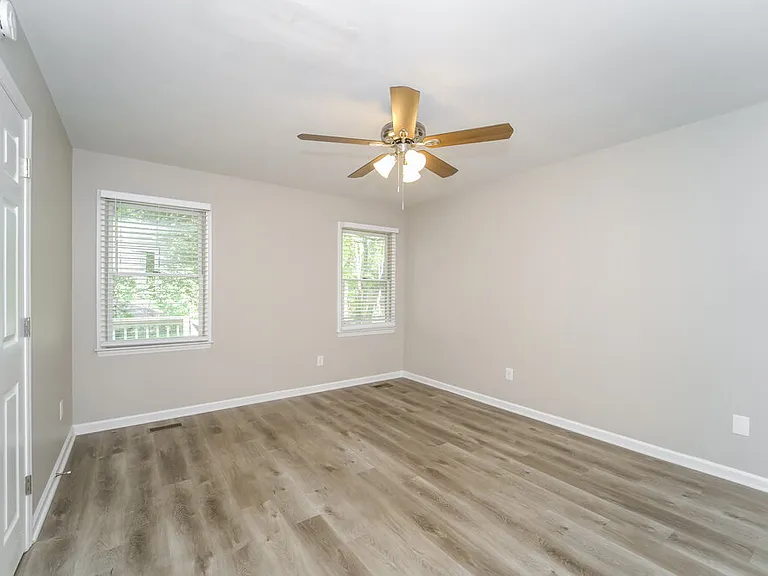 6262 Morehead Rd — Photo 10