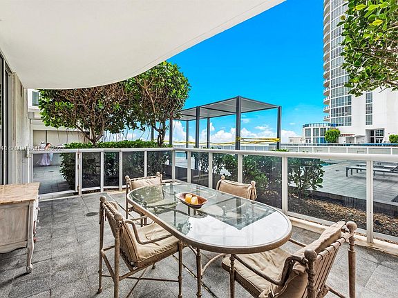 4th image of 15901 Collins Ave APT 402