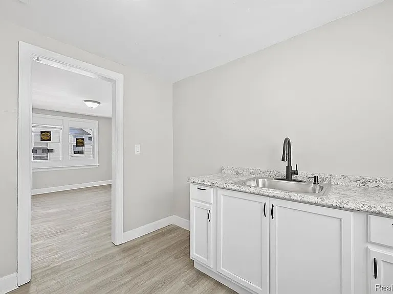 15740 Hartwell St — Photo 22
