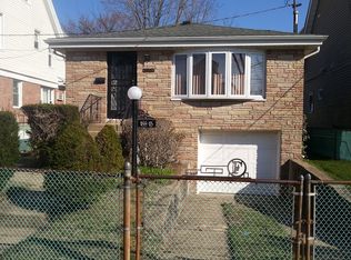 18815 Ludlum Ave, Saint Albans, NY 11412