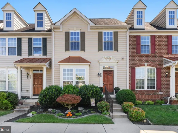 20 Payne St, Charles Town, WV 25414