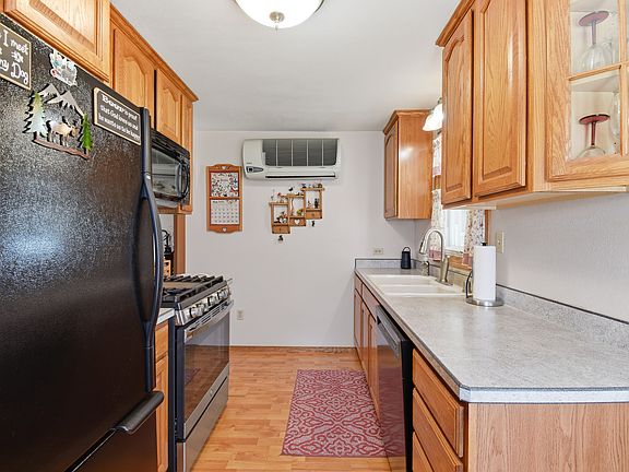 5th image of 1027 3rd Ave SW