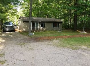 8424 Hillcrest Rd, Roscommon, MI 48653