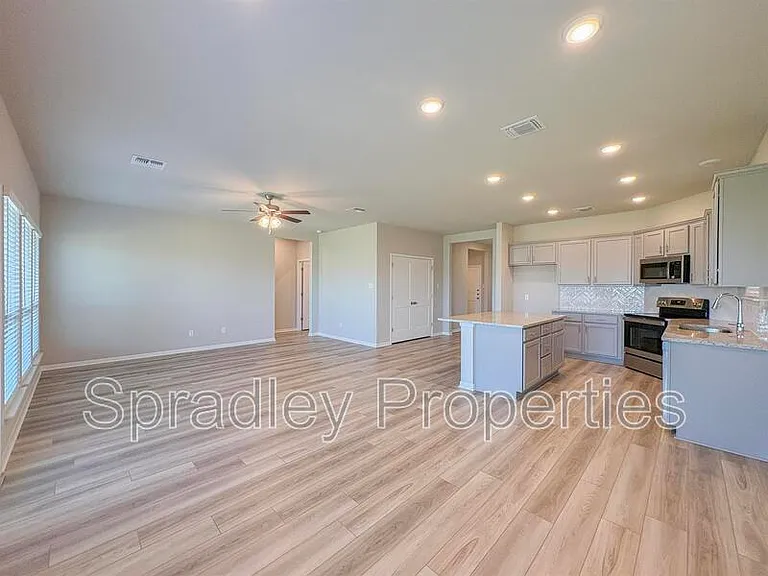 4816 Sparks Ln — Photo 13