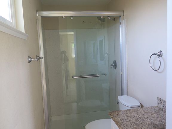 4th image of 286 Yellowstone Dr