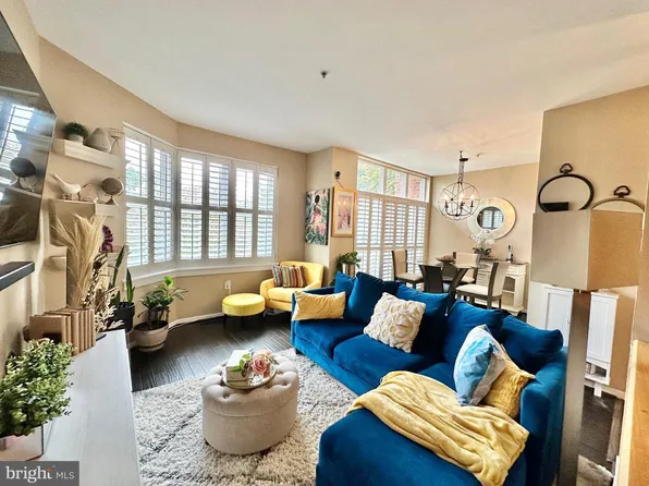 301 S Reynolds St, Alexandria, VA