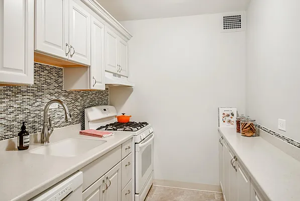 Rented by R New York | media 15