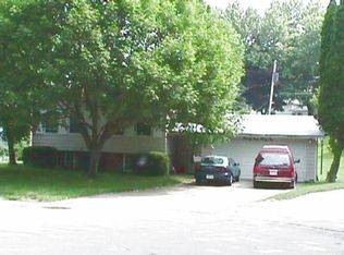 2931 Sycamore Ter, Bettendorf, IA 52722