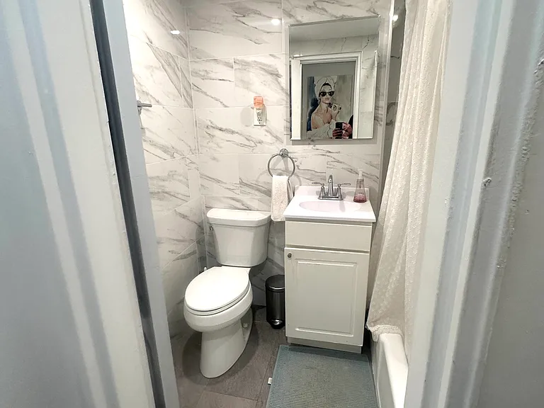 222 E 75th St #3A — Photo 4