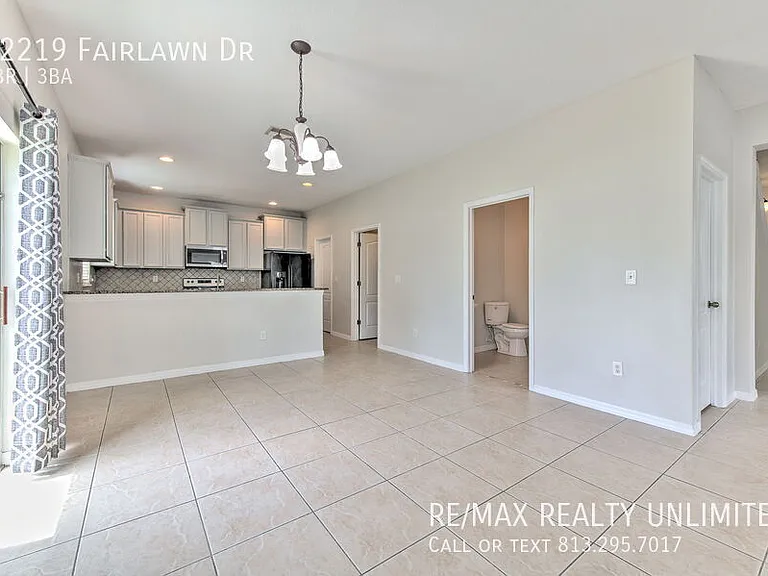 12219 Fairlawn Dr — Photo 9
