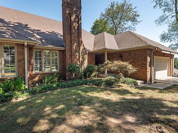 4th image of 759 S Augusta Drive