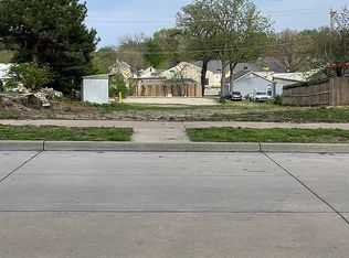 610 Elm St, Wamego, KS 66547