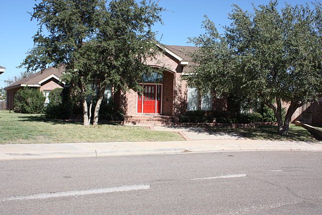 1st image of 303 Skywood Cir