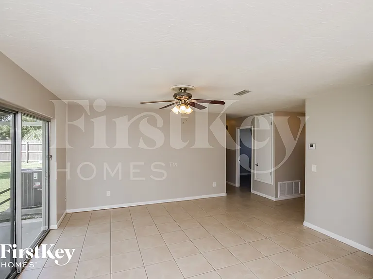 1056 Matador Dr — Photo 3