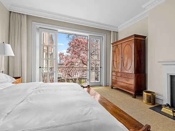 15 Sutton Place image 16 of 30