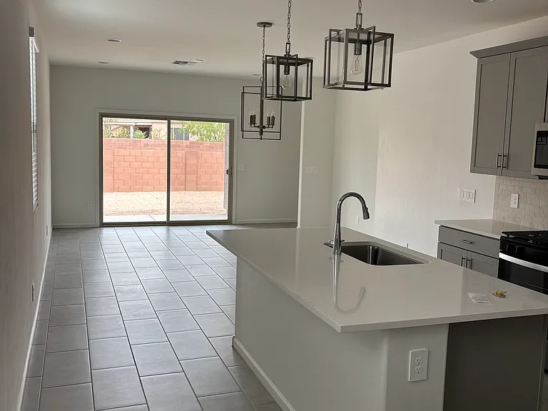 9822 N Solstice Ave — Photo 4