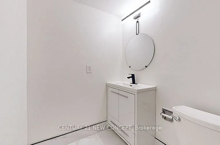 7451 Yonge St #101 — Photo 18