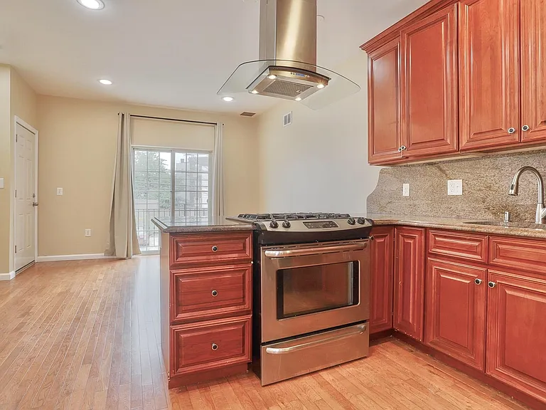 249 Winfield Ave #A — Photo 10