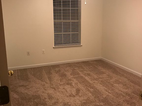 5th image of 29 Guinevere Ln #D