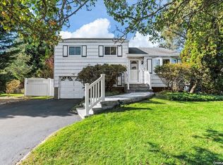 3 Capri Gate, Plainview, NY 11803