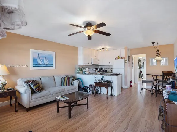 1000 SW 11th Ave APT 17E, Hallandale, FL 33009