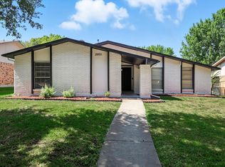 2801 Ashglen Dr, Garland, TX 75043