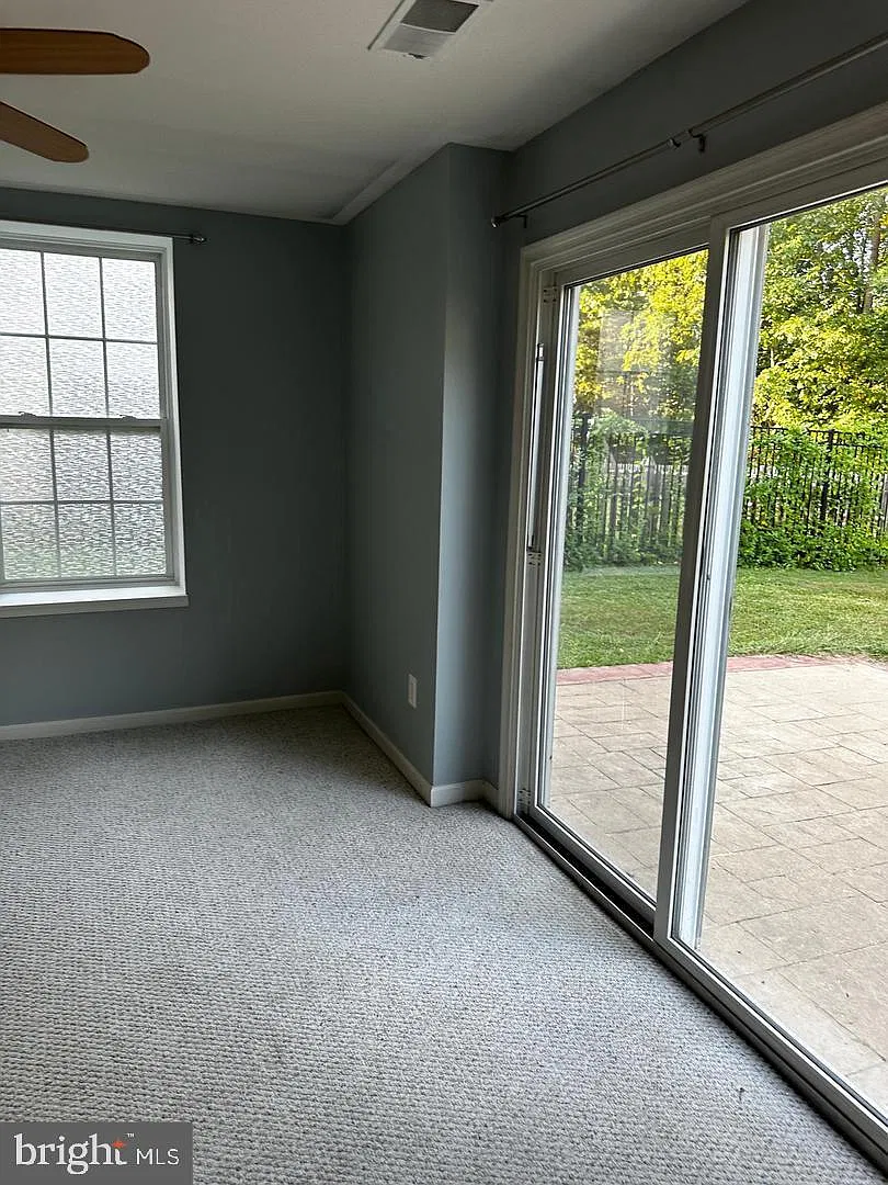 2 bed, 1.0 bath, 2724 sqft, $1,495 — Photo 3
