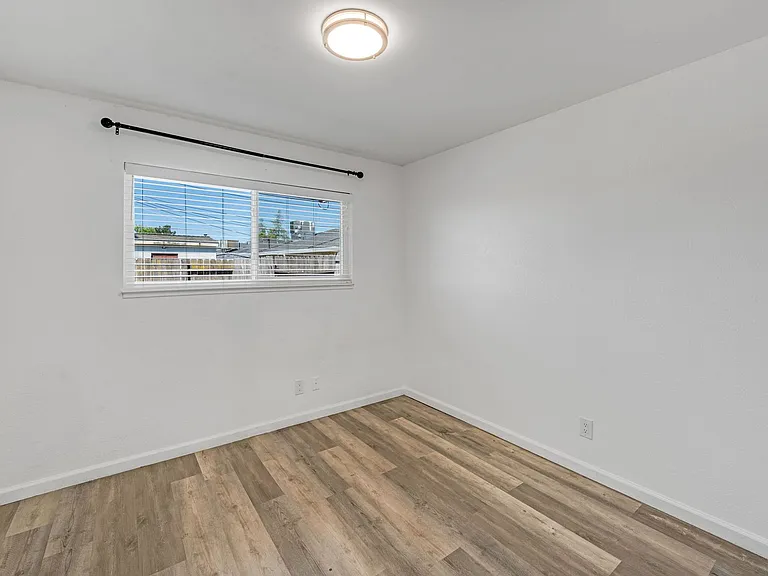 9681 Lake Natoma Dr — Photo 18