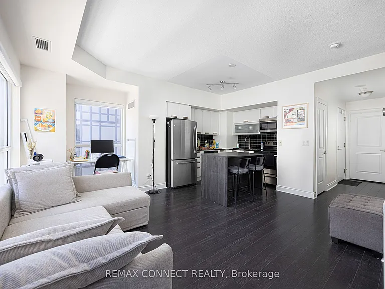 28 Ted Rogers Way #1012 — Photo 5