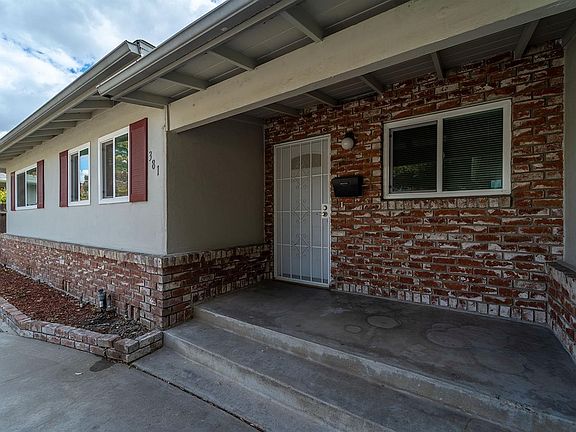 5th image of 381 Birchwood Ct