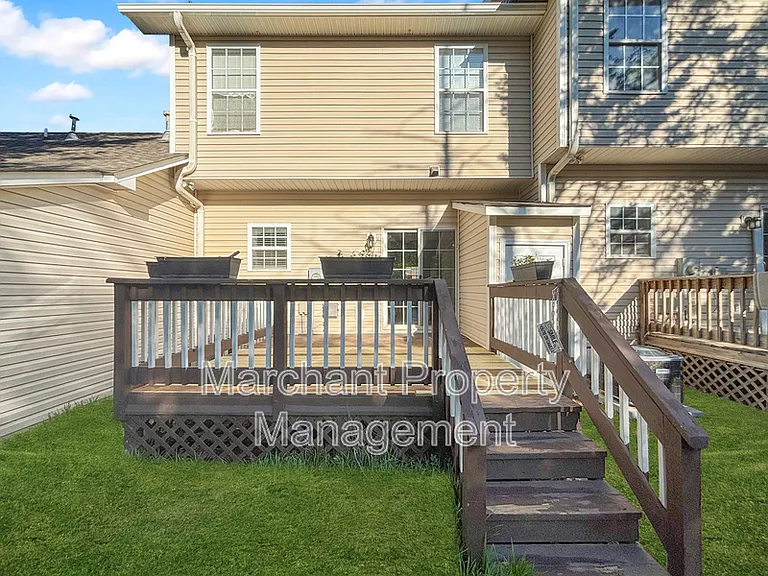 215 Rexford Dr — Photo 20