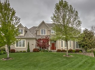10414 W 127th St, Overland Park, KS 66213