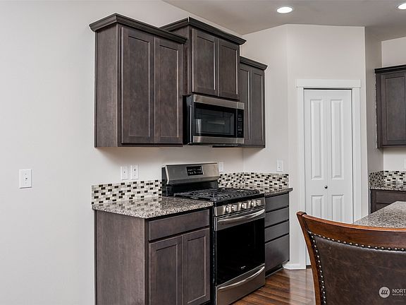 5th image of 10540 191st Street E