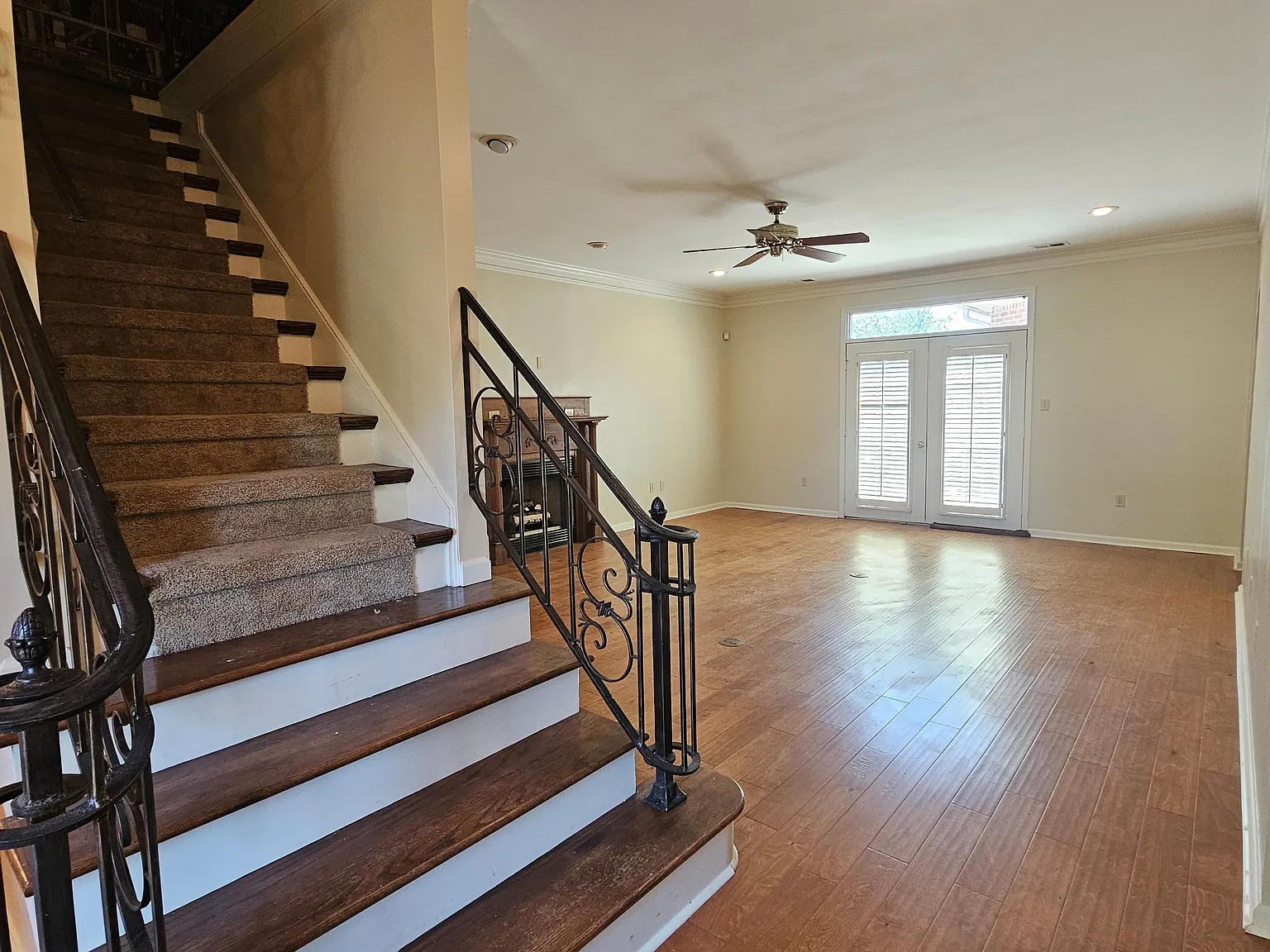 4 bed, 2.5 bath, 3200 sqft, $2,600 — Photo 4