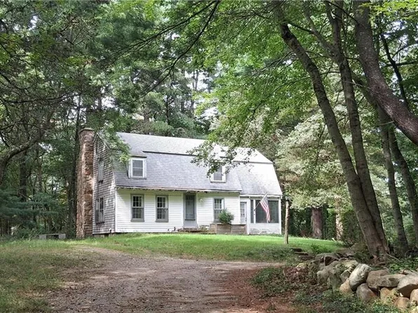 330 Narrow Ln, North Kingstown, RI 02852