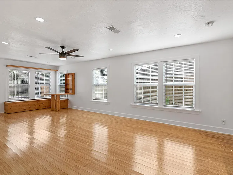 320 Coronado St #A — Photo 12