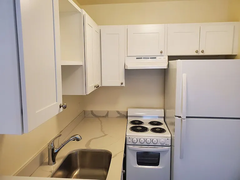 The Windermere Apartments — Photo 8