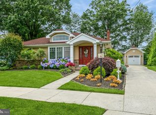 240 Meadow Dr, Haddonfield, NJ 08033