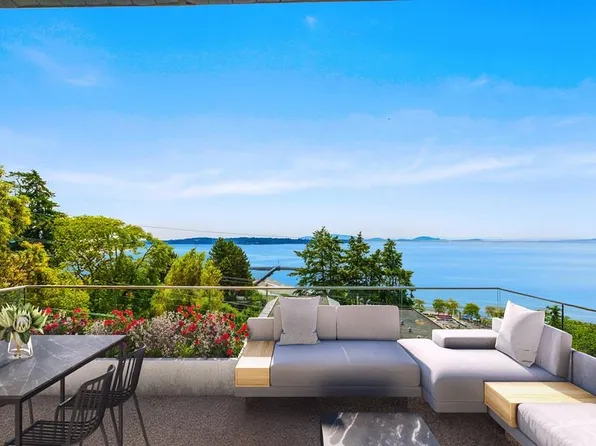 14999 Blackwood Ln, White Rock, BC V4B 2A8