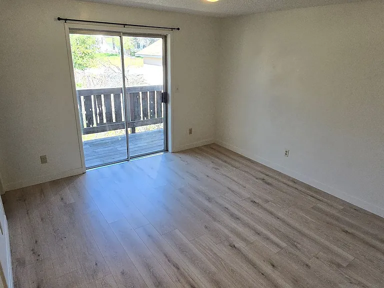 2139 Biehn St #17 — Photo 12