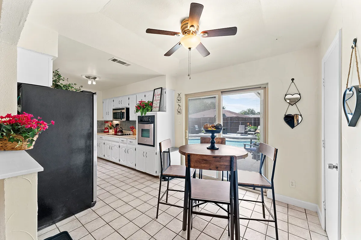 Building Photo - 7218 Ridgeview Dr
