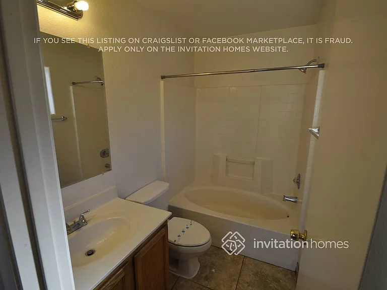 12732 W Voltaire Ave — Photo 8