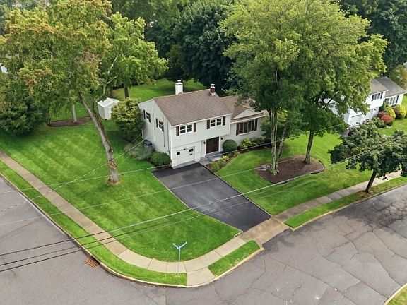 2nd image of 42 Hanover Pl
