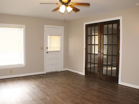 2nd image of 820 S Ash Ave