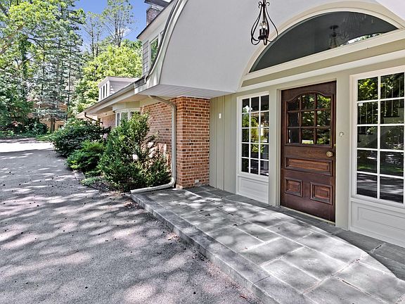3rd image of 2508 Oakridge Ln